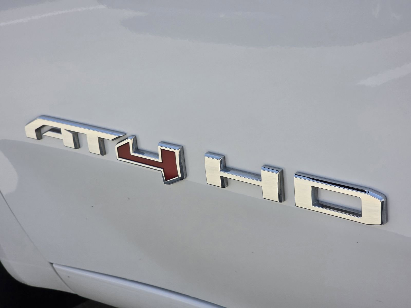 Used 2024 GMC Sierra 2500 AT4 w/ AT4 Preferred Package image 9