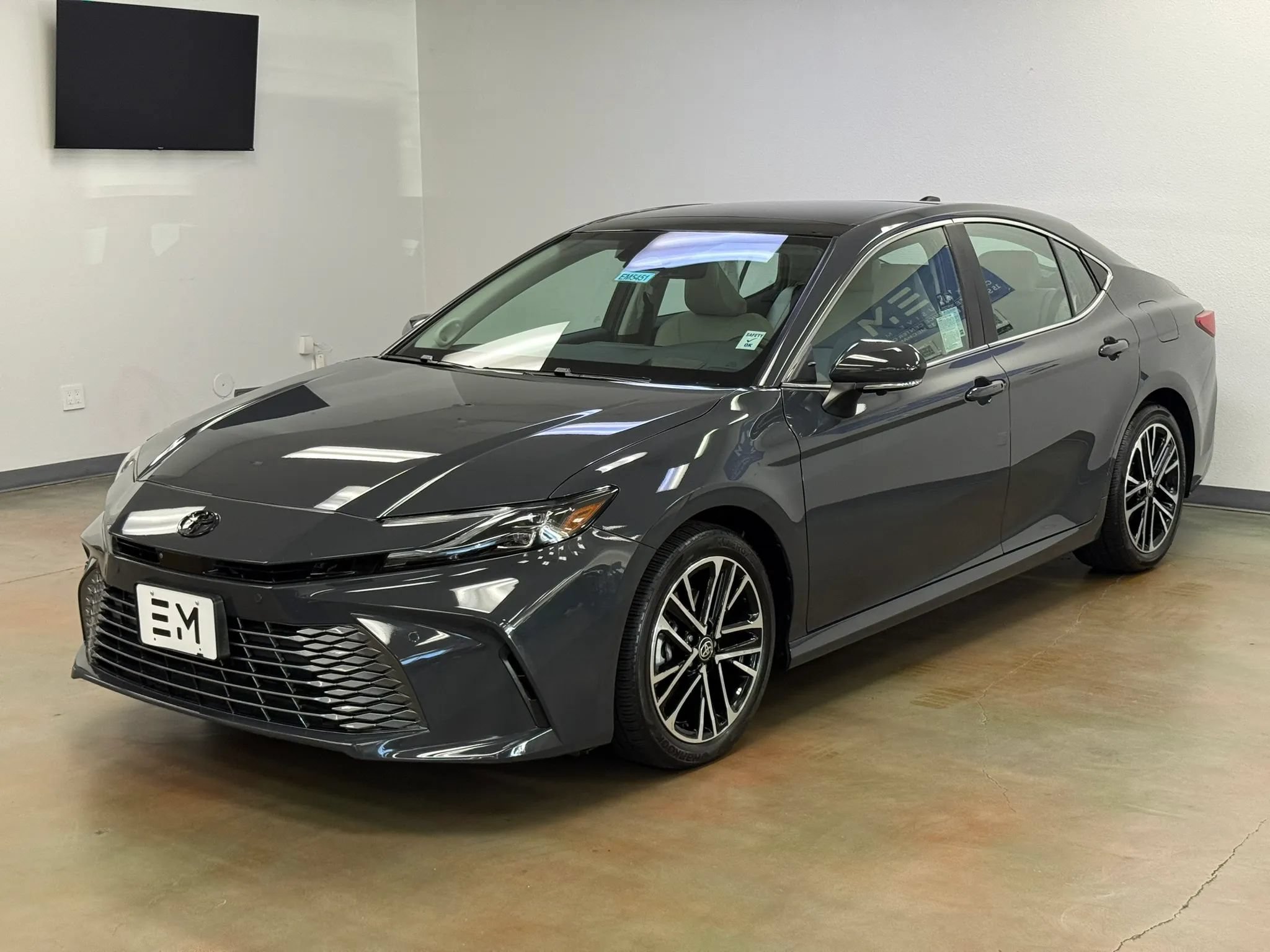 Used 2026 Toyota Camry XLE w/ Premium Plus Package FWD image 4