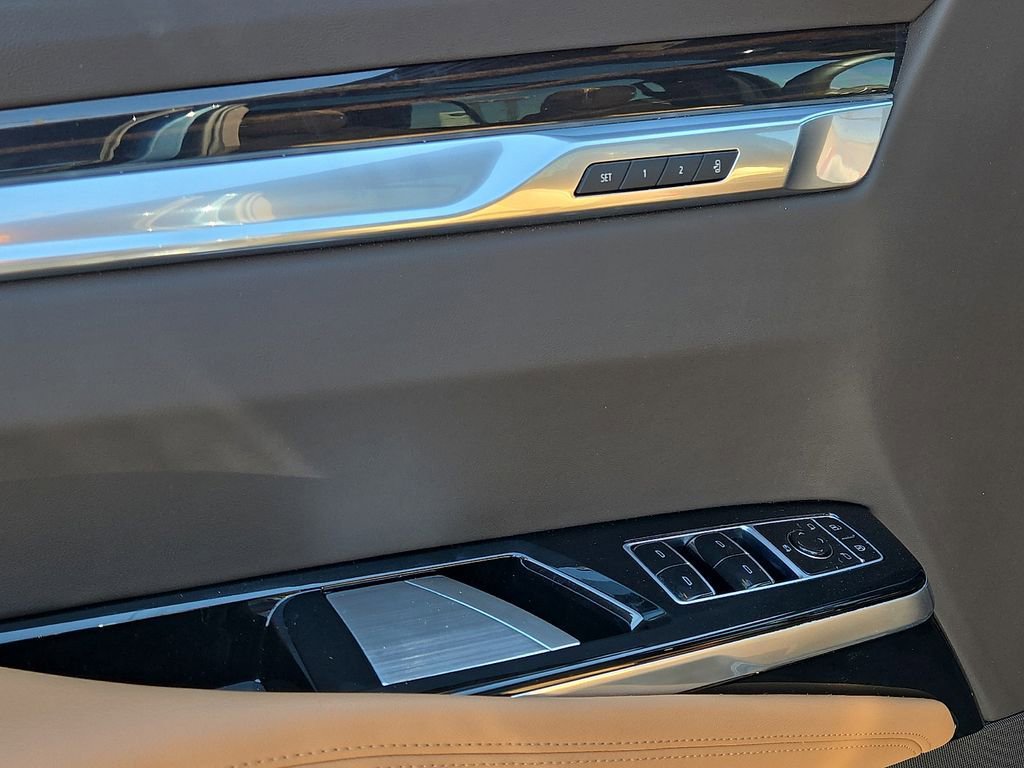 Used 2025 Cadillac Escalade Premium Luxury RWD image 14