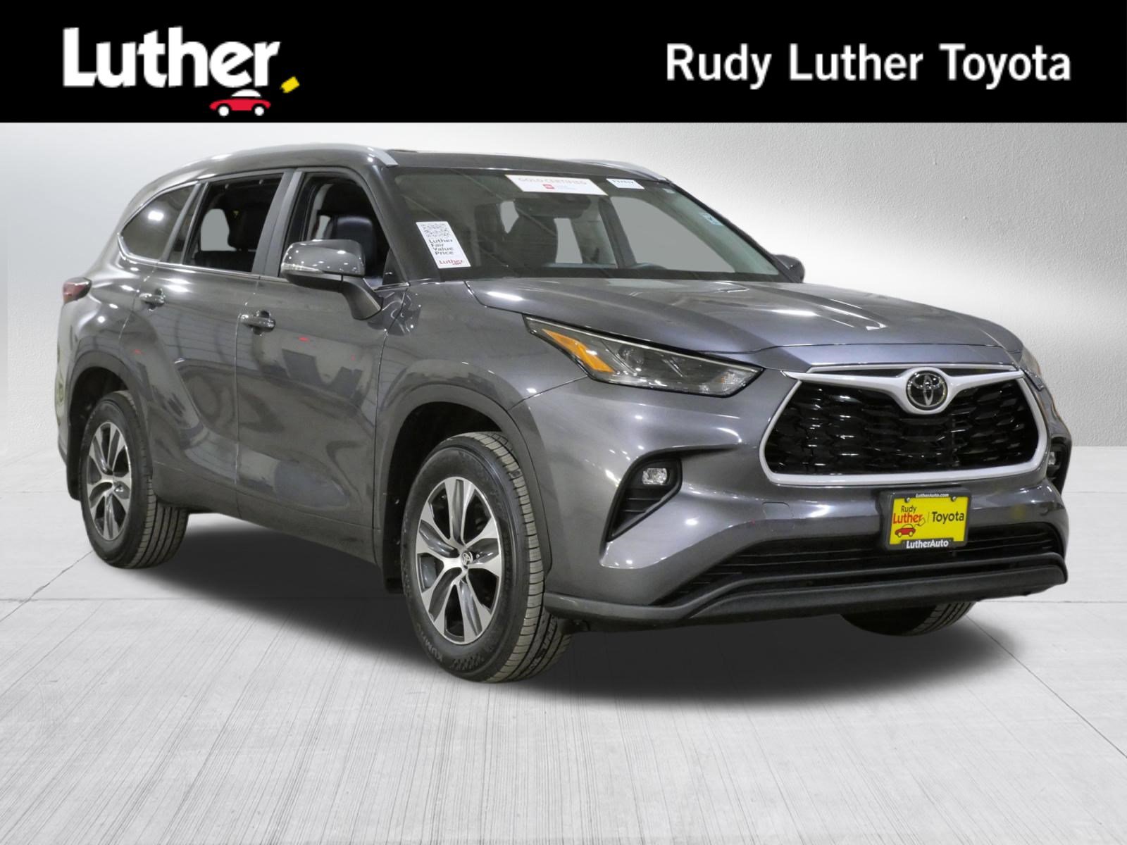 Used 2024 Toyota Highlander XLE