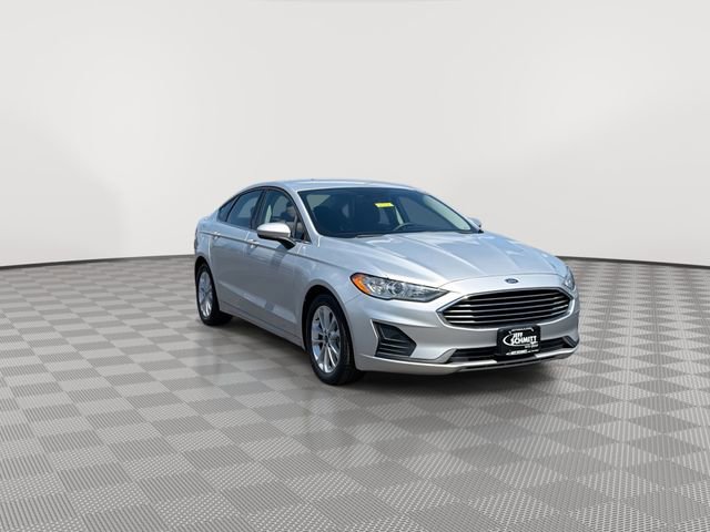 Used 2019 Ford Fusion SE FWD image 2