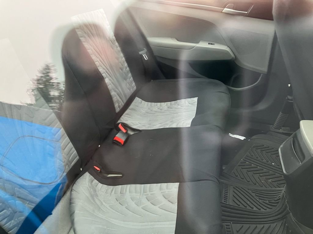 Used 2017 Hyundai Elantra SE image 8