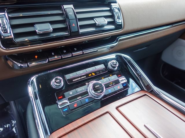 Used 2022 Lincoln Navigator Reserve AWD/4WD image 20