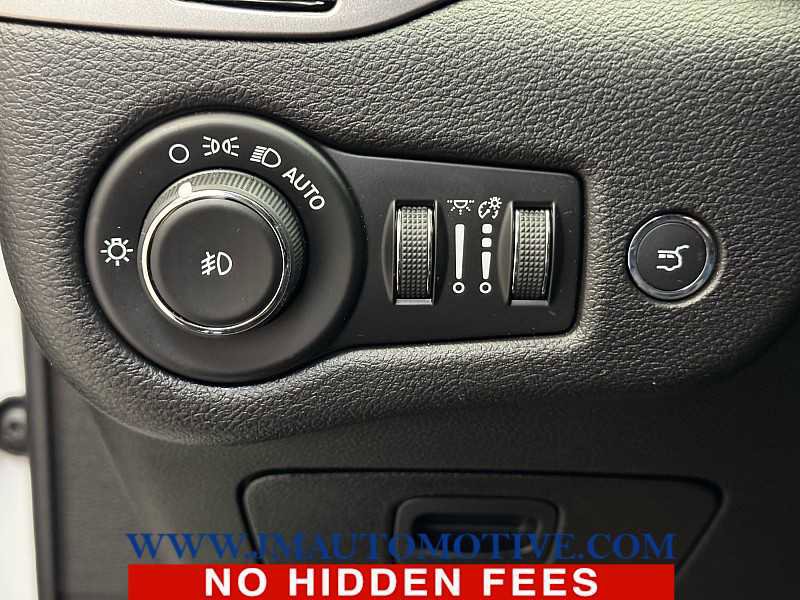 Used 2019 Jeep Cherokee Limited image 40