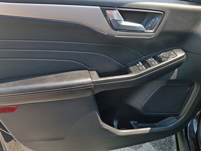 Used 2021 Ford Escape SE w/ Convenience Package FWD image 12