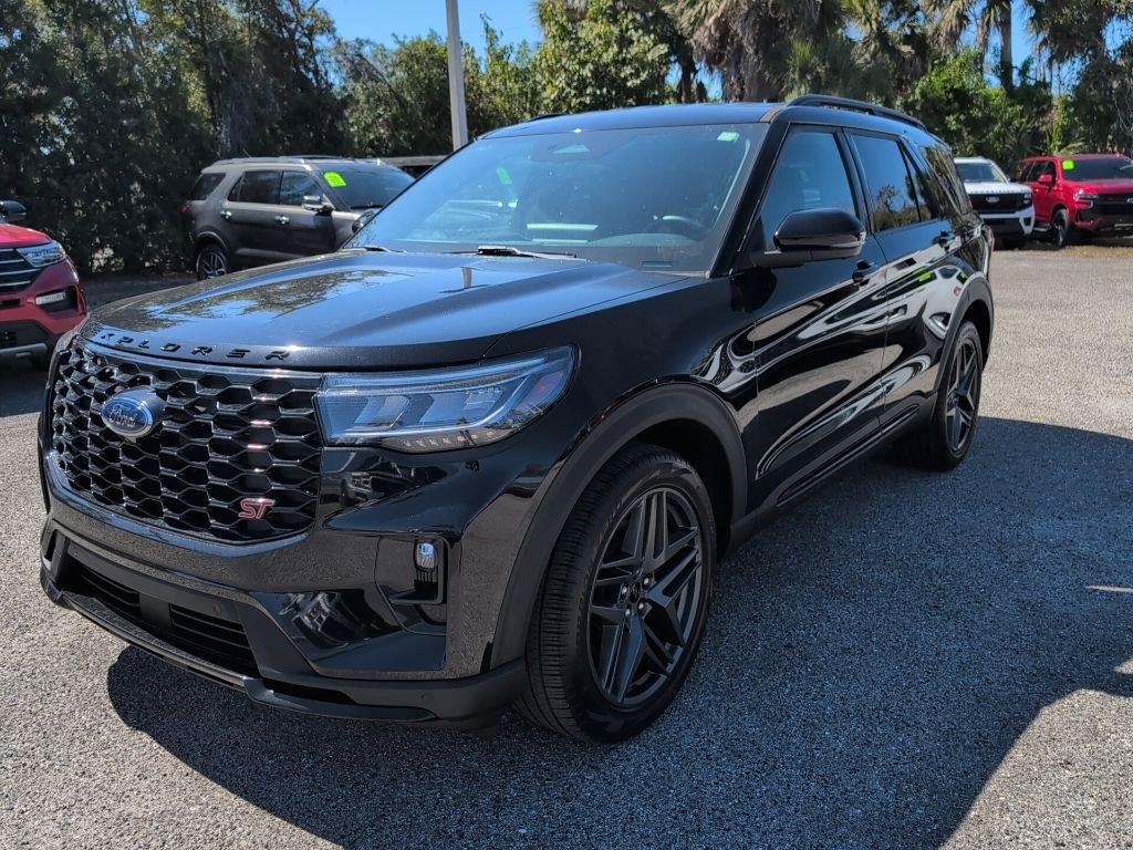 Certified 2025 Ford Explorer ST image 6