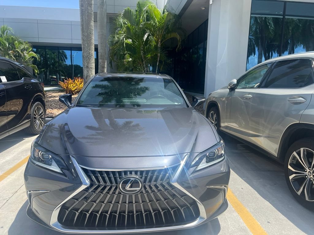 Used 2023 Lexus ES 350 w/ Premium Package FWD image 6
