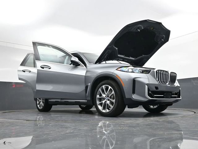 New 2026 BMW X5 xDrive50e w/ Climate Comfort Package image 41