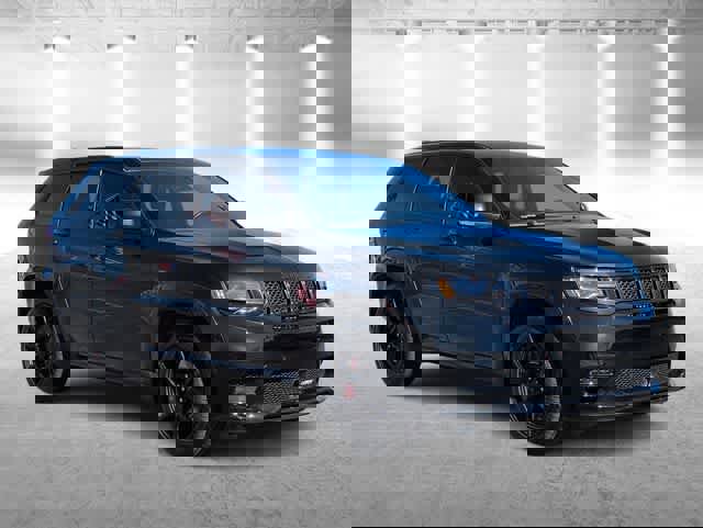 Used 2017 Jeep Grand Cherokee SRT image 2