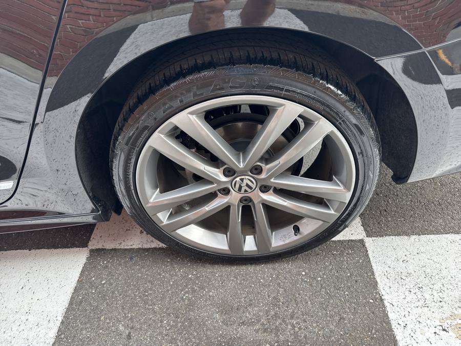 Used 2019 Volkswagen Passat 2.0T SE R-Line FWD image 14