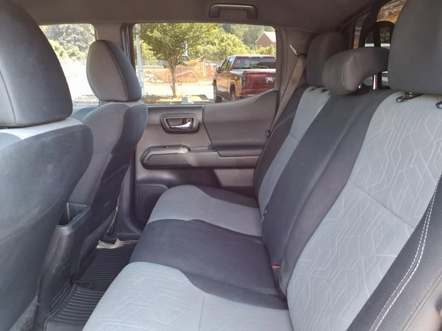 Used 2022 Toyota Tacoma TRD Off-Road image 6