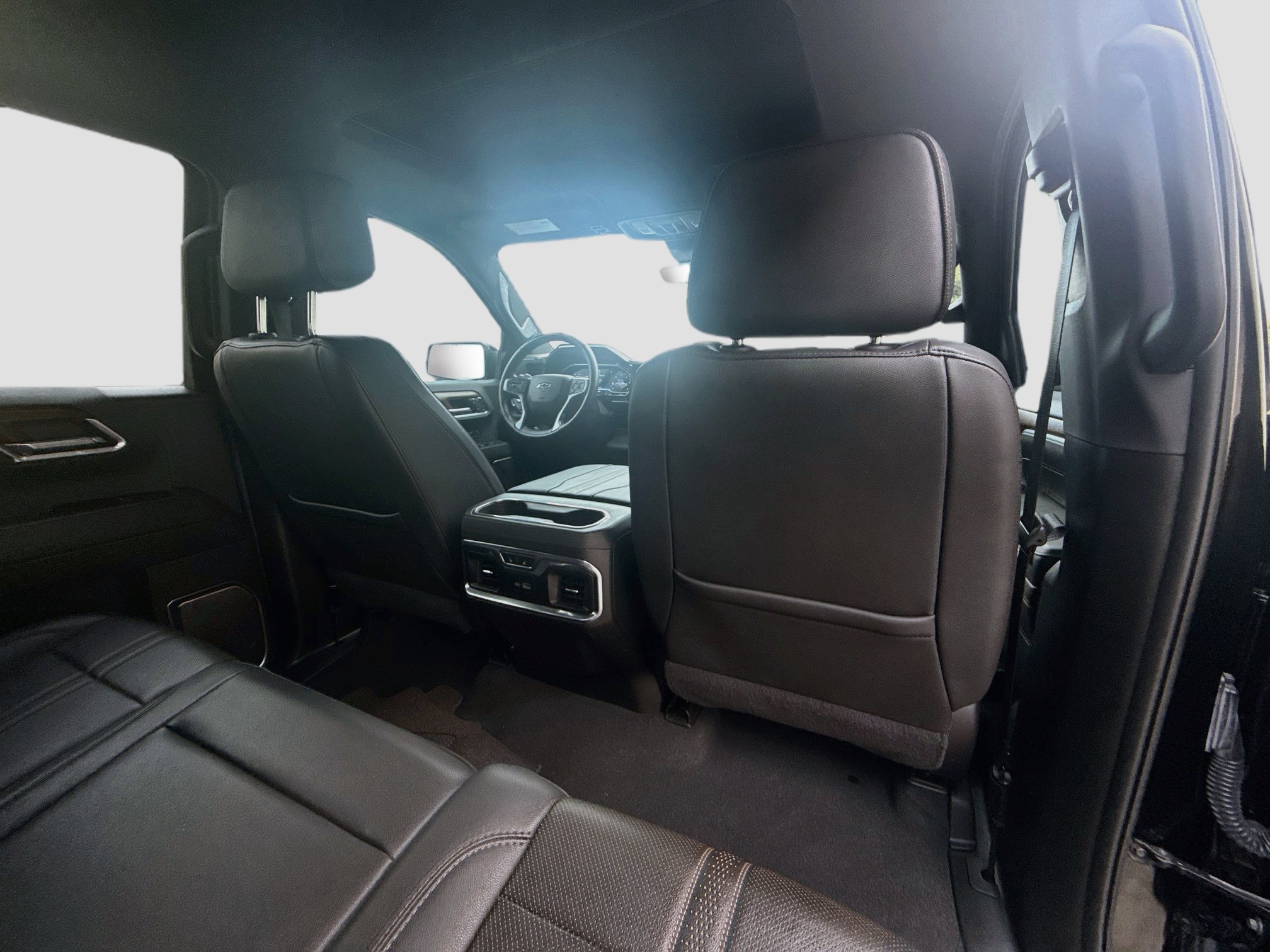 Used 2024 Chevrolet Silverado 1500 High Country w/ Midnight Edition AWD/4WD image 27