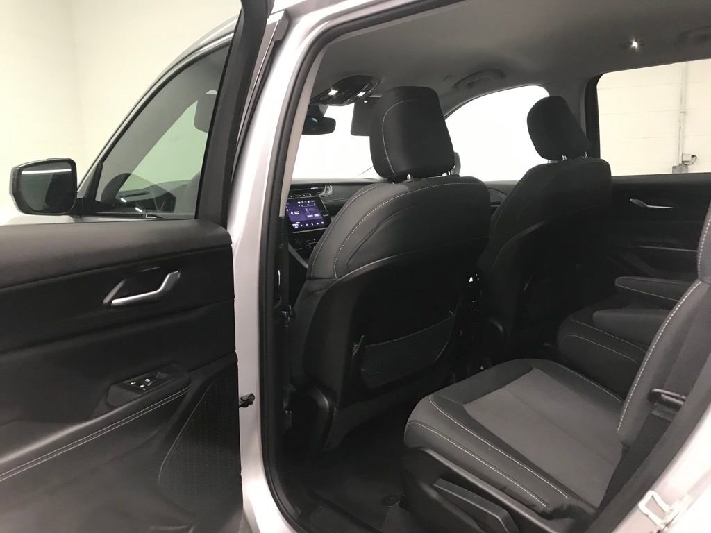 Used 2023 Jeep Grand Cherokee L Laredo image 22