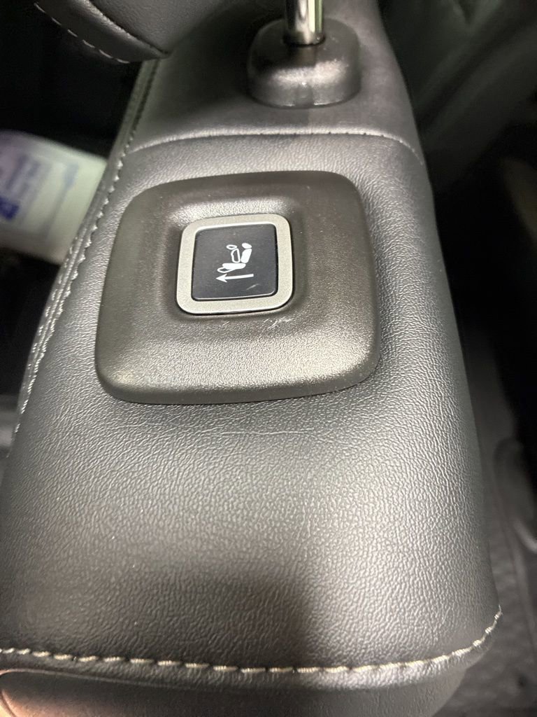 New 2026 Jeep Grand Wagoneer Summit w/ Premium Group III image 25