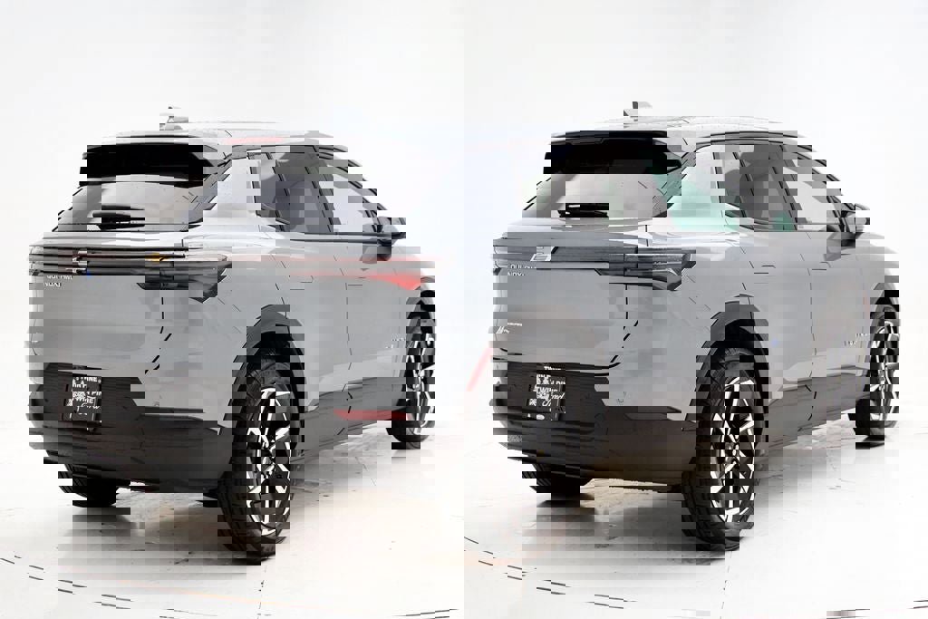 Used 2026 Chevrolet Equinox EV LT w/ Comfort Package image 9