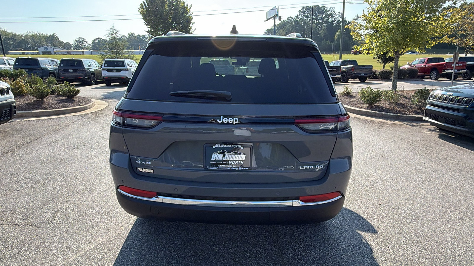 New 2027 Jeep Grand Cherokee Laredo X AWD/4WD image 9