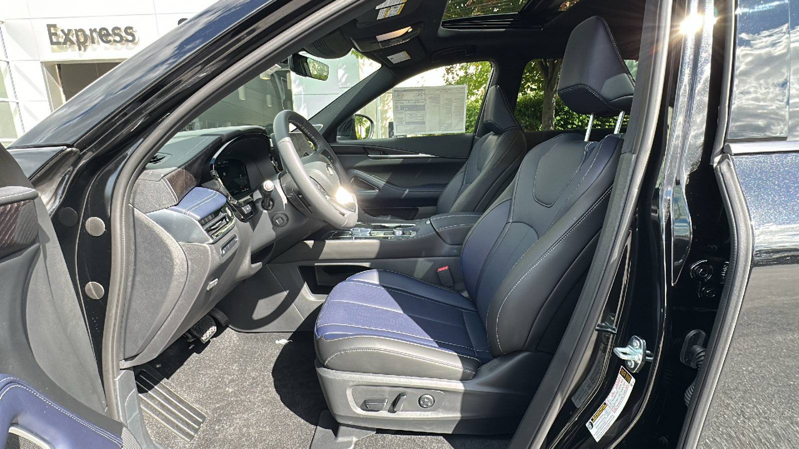 New 2026 INFINITI QX60 Sport w/ Dark Cargo Package AWD/4WD image 7