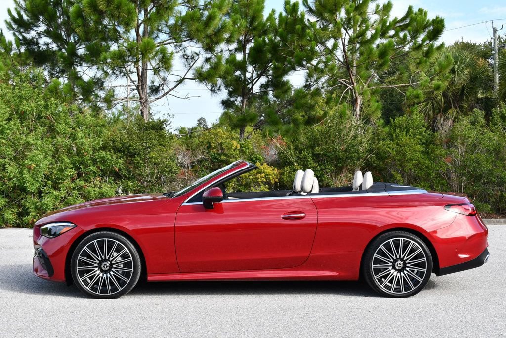 Used 2024 Mercedes-Benz CLE 300 4MATIC Cabriolet image 2