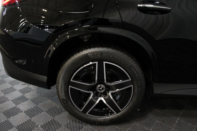 New 2025 Mercedes-Benz GLC 300 4MATIC image 9
