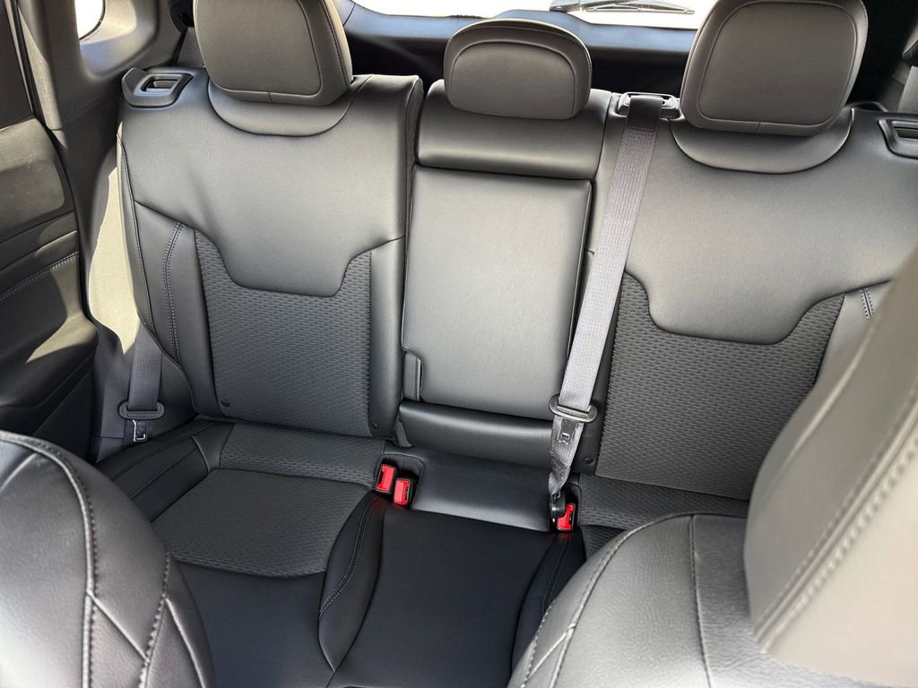 New 2026 Jeep Compass Latitude image 13