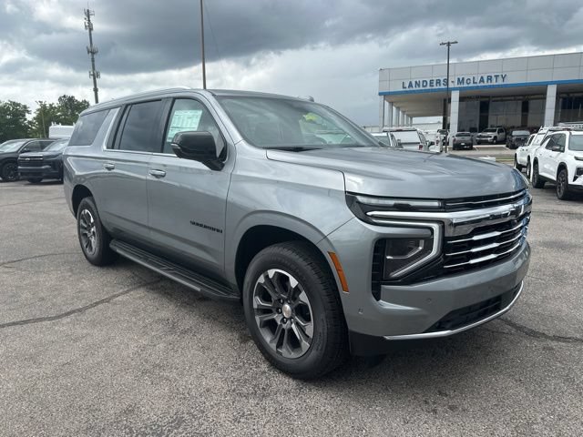 New 2026 Chevrolet Suburban LT w/ Comfort Package AWD/4WD image 1