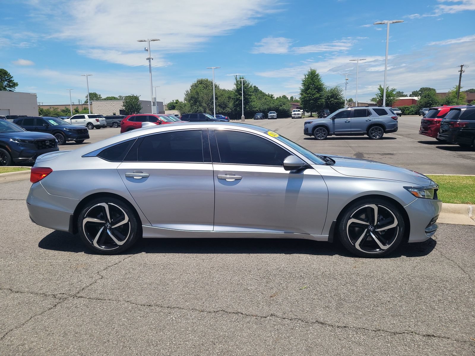Used 2020 Honda Accord Sport image 2