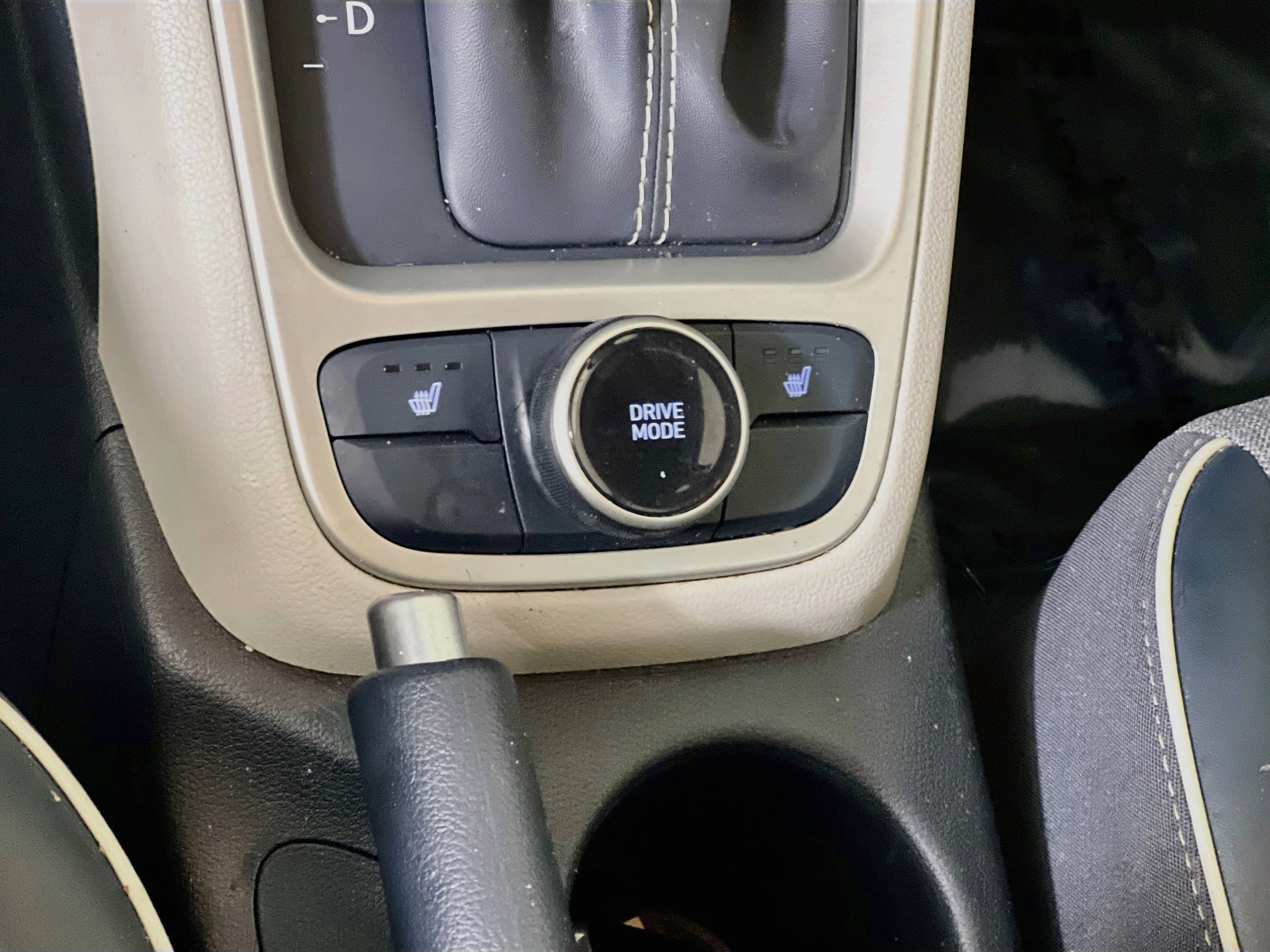 Used 2023 Hyundai Venue Limited FWD image 20