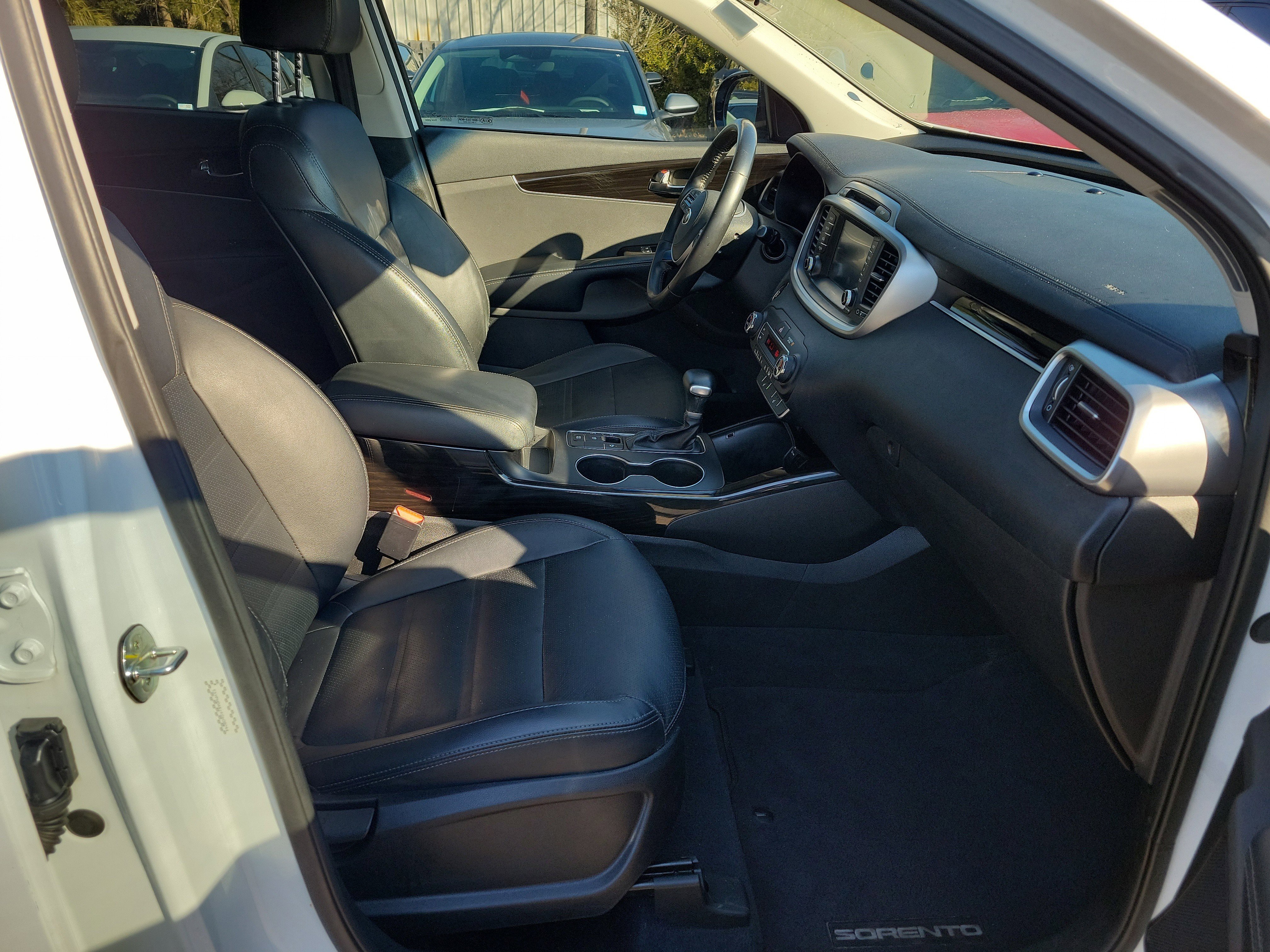 Used 2019 Kia Sorento EX image 7