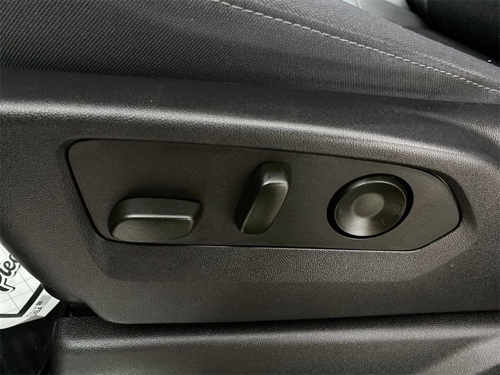Used 2023 GMC Sierra 1500 Elevation image 12