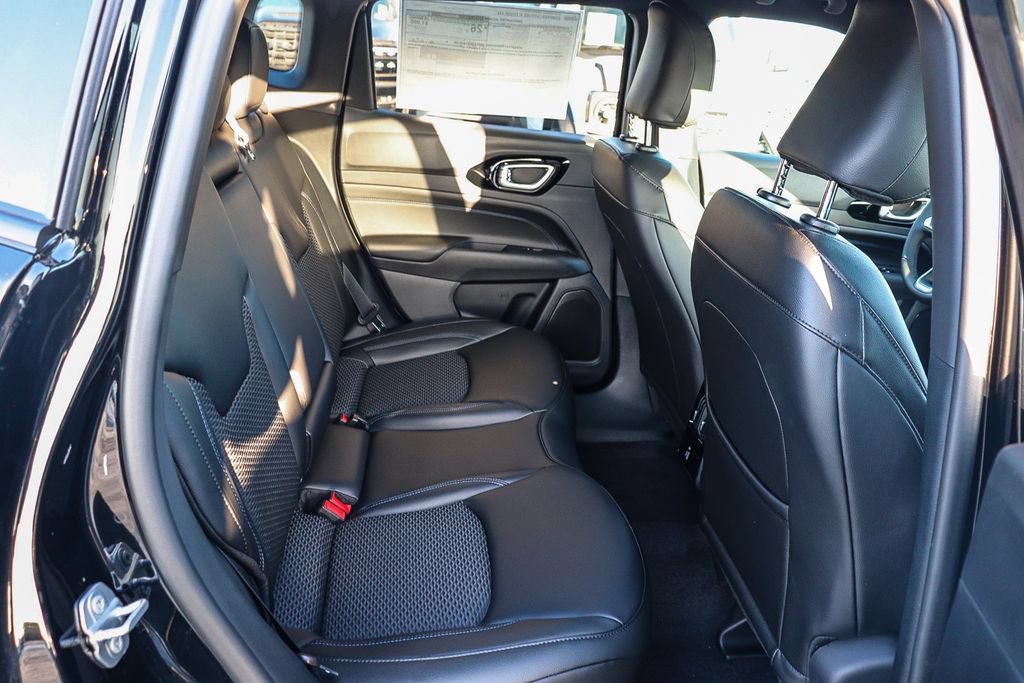New 2026 Jeep Compass Latitude AWD/4WD image 19