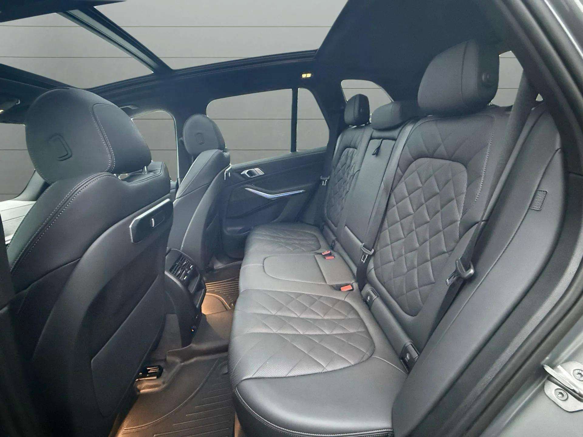 Used 2024 BMW X5 xDrive40i w/ M Sport Package image 15