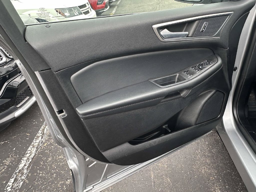 Used 2024 Ford Edge SEL AWD/4WD image 16