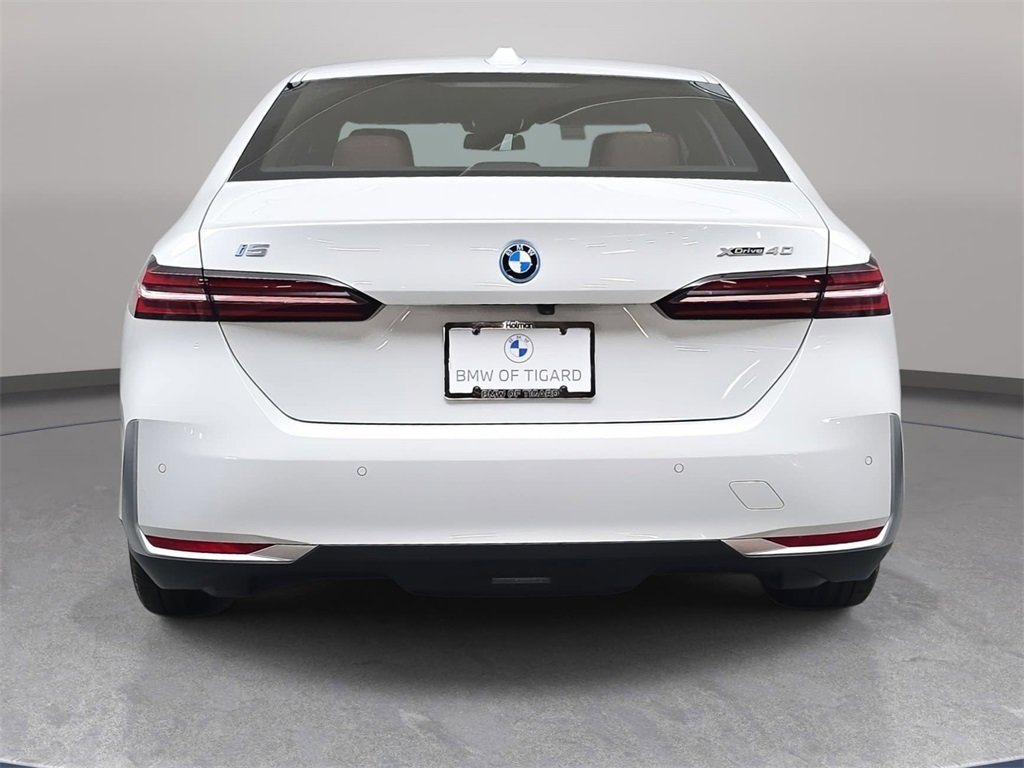 Used 2025 BMW i5 xDrive40 w/ Premium Package image 7