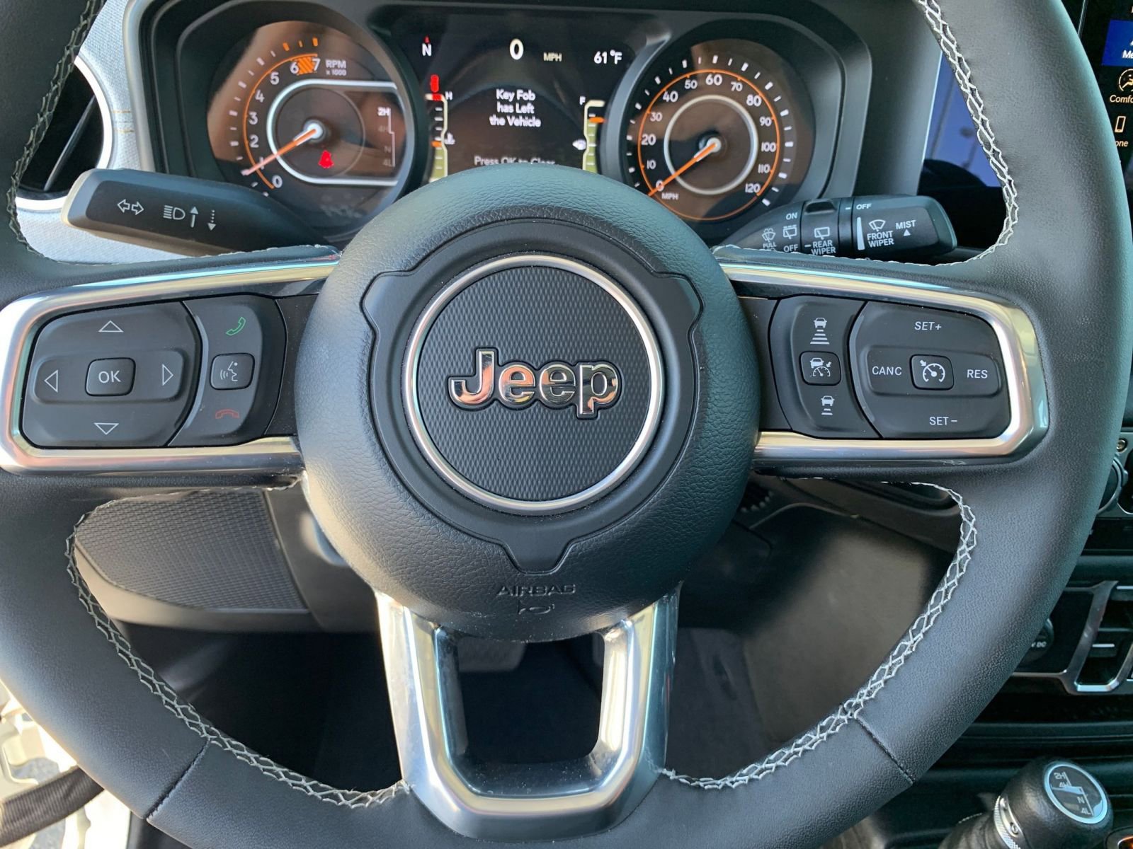 Used 2025 Jeep Wrangler Sahara image 27