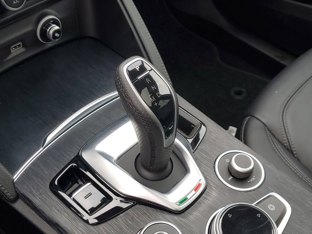 Used 2024 Alfa Romeo Stelvio Sprint AWD/4WD image 36