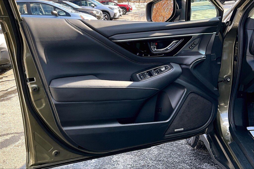 Certified 2025 Subaru Outback Touring XT w/ Tech Package 2 image 13