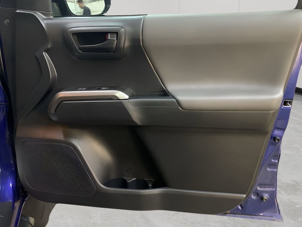 Used 2022 Toyota Tacoma SR5 image 29