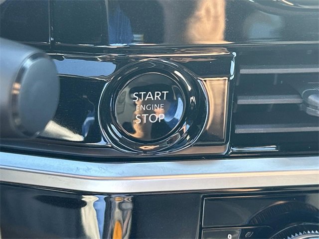 Used 2025 Nissan Pathfinder SV image 27