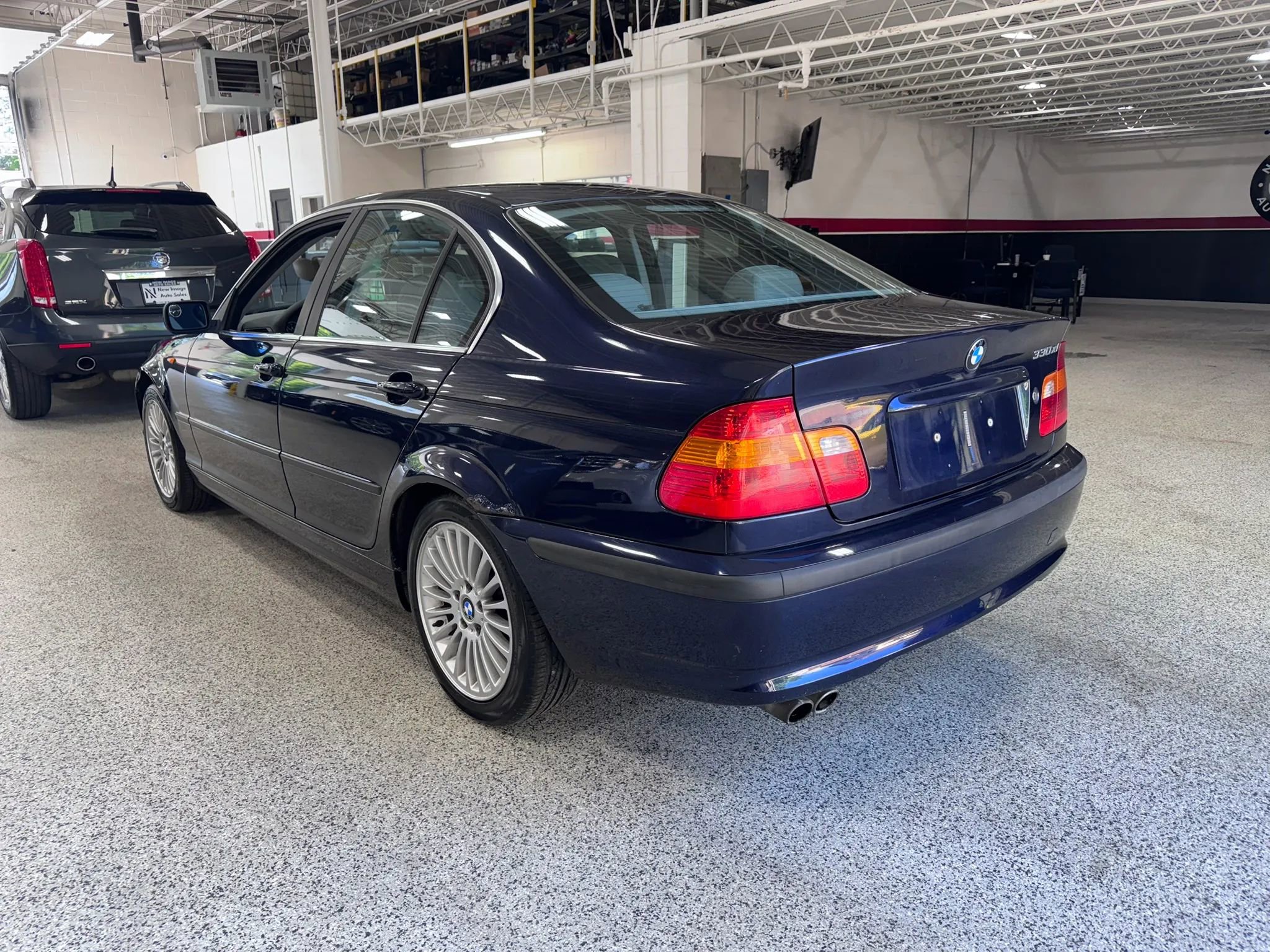 Used 2002 BMW 330xi Sedan AWD/4WD image 5