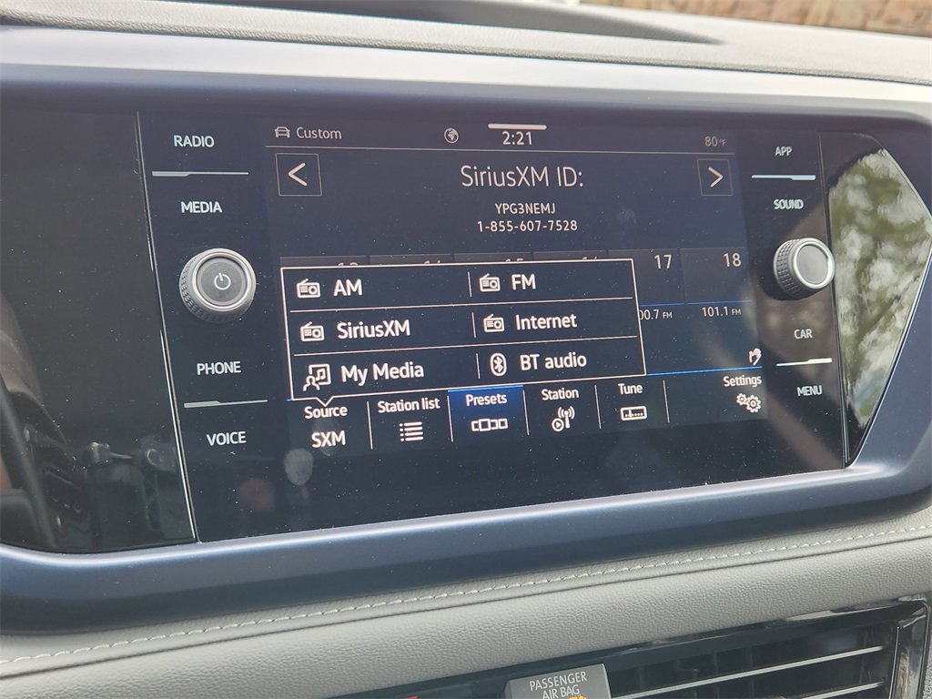 New 2024 Volkswagen Taos SE image 17