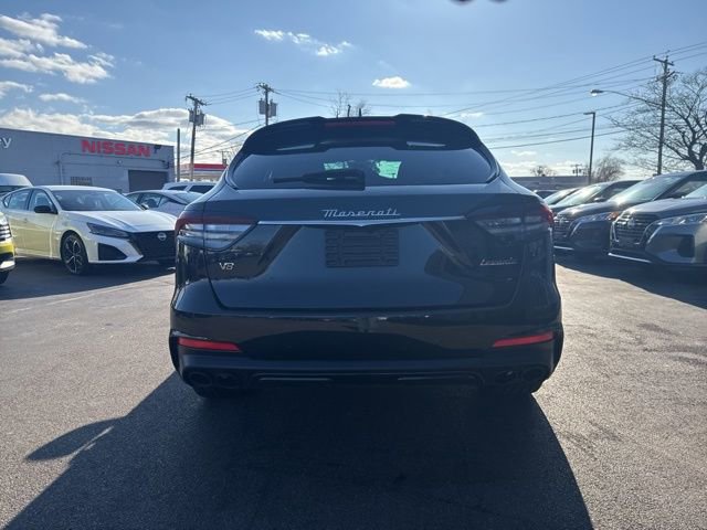 Used 2022 Maserati Levante Modena S image 3