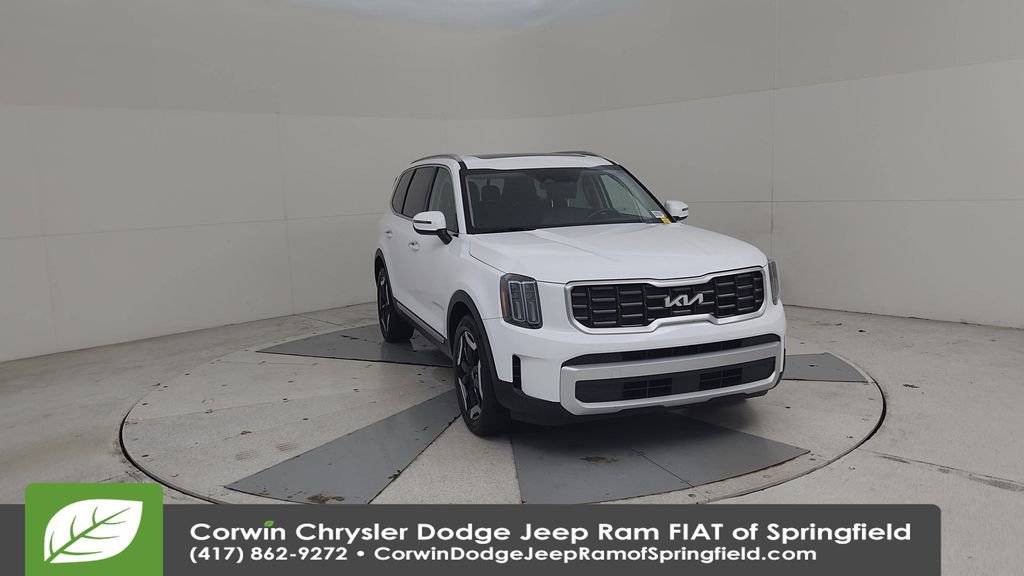Used 2025 Kia Telluride S FWD image 4