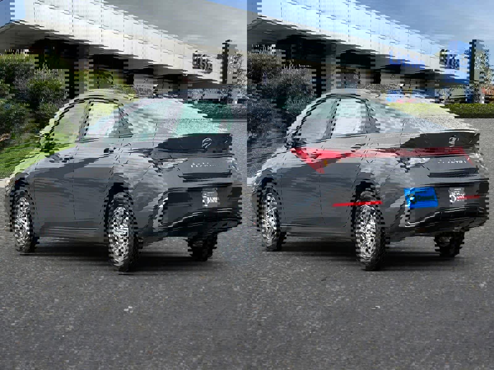 New 2025 Hyundai Elantra SE image 7