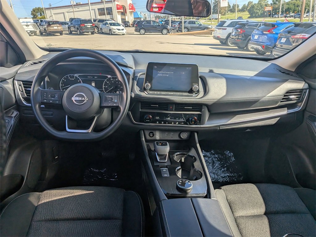 Used 2024 Nissan Rogue SV image 26