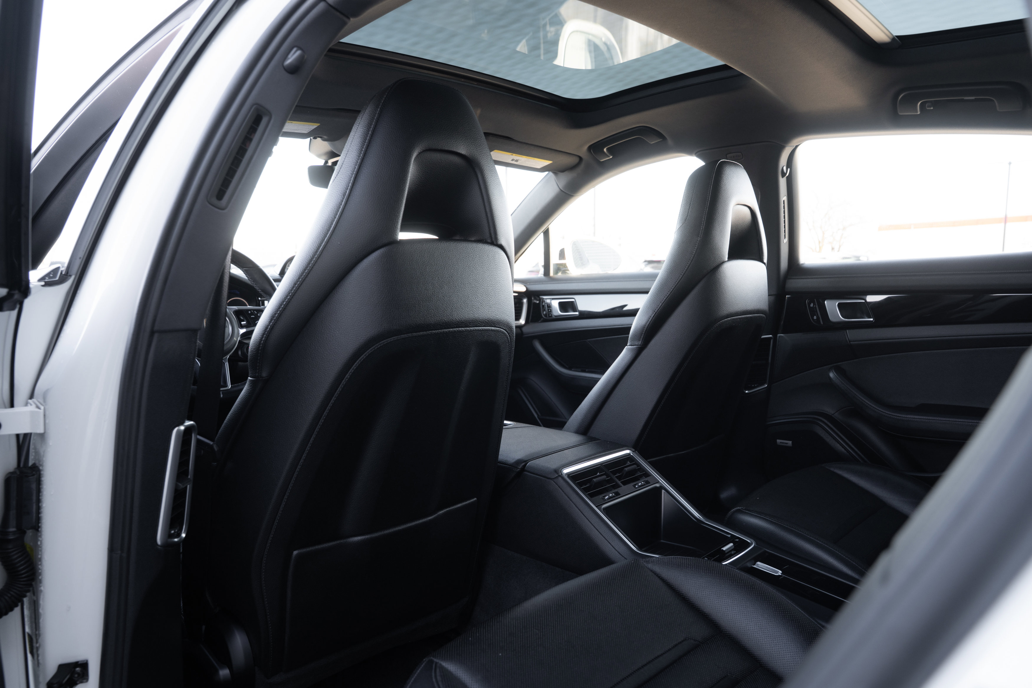 Used 2020 Porsche Panamera 4S image 28