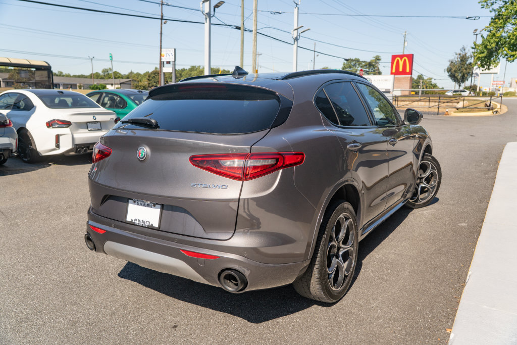 Used 2023 Alfa Romeo Stelvio Ti AWD/4WD image 10