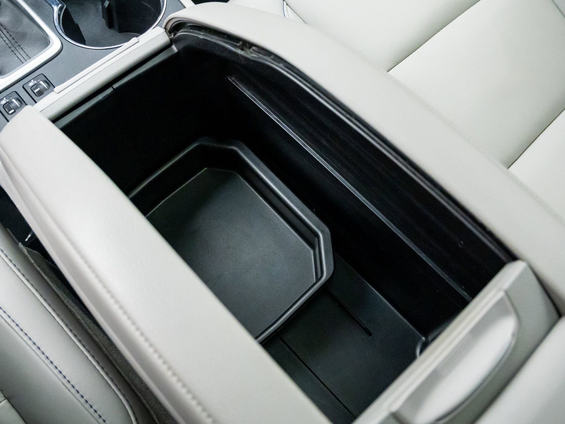 Used 2019 Toyota Highlander XLE image 32