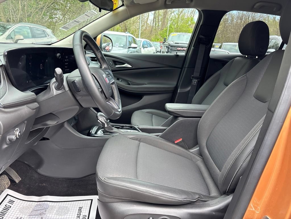 Used 2024 Buick Encore GX Preferred w/ Comfort Package FWD image 9