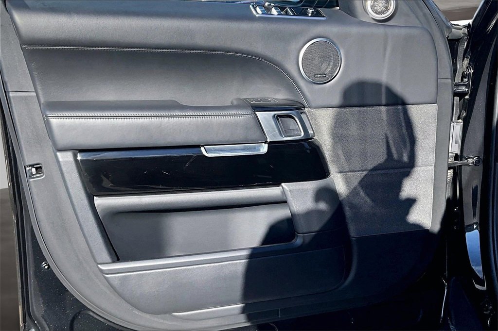 Used 2021 Land Rover Range Rover Sport HST image 18