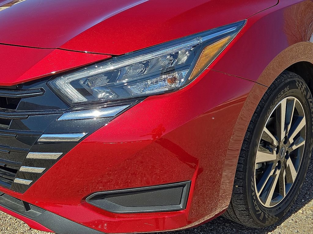 Used 2025 Nissan Versa SV image 9